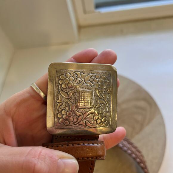 Vintage 90s Tan Woven Weaved Genuine Leather Square Floral Buckle Belt Size SM - Picture 3 of 9